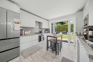 Thornbridge Crescent